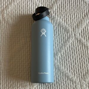 Hydro Flask Sky Blue Bottle with Black Lid